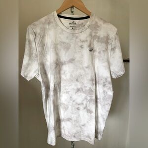 Hollister Gray Short Sleeve Tee with Subtle Tie-Dye